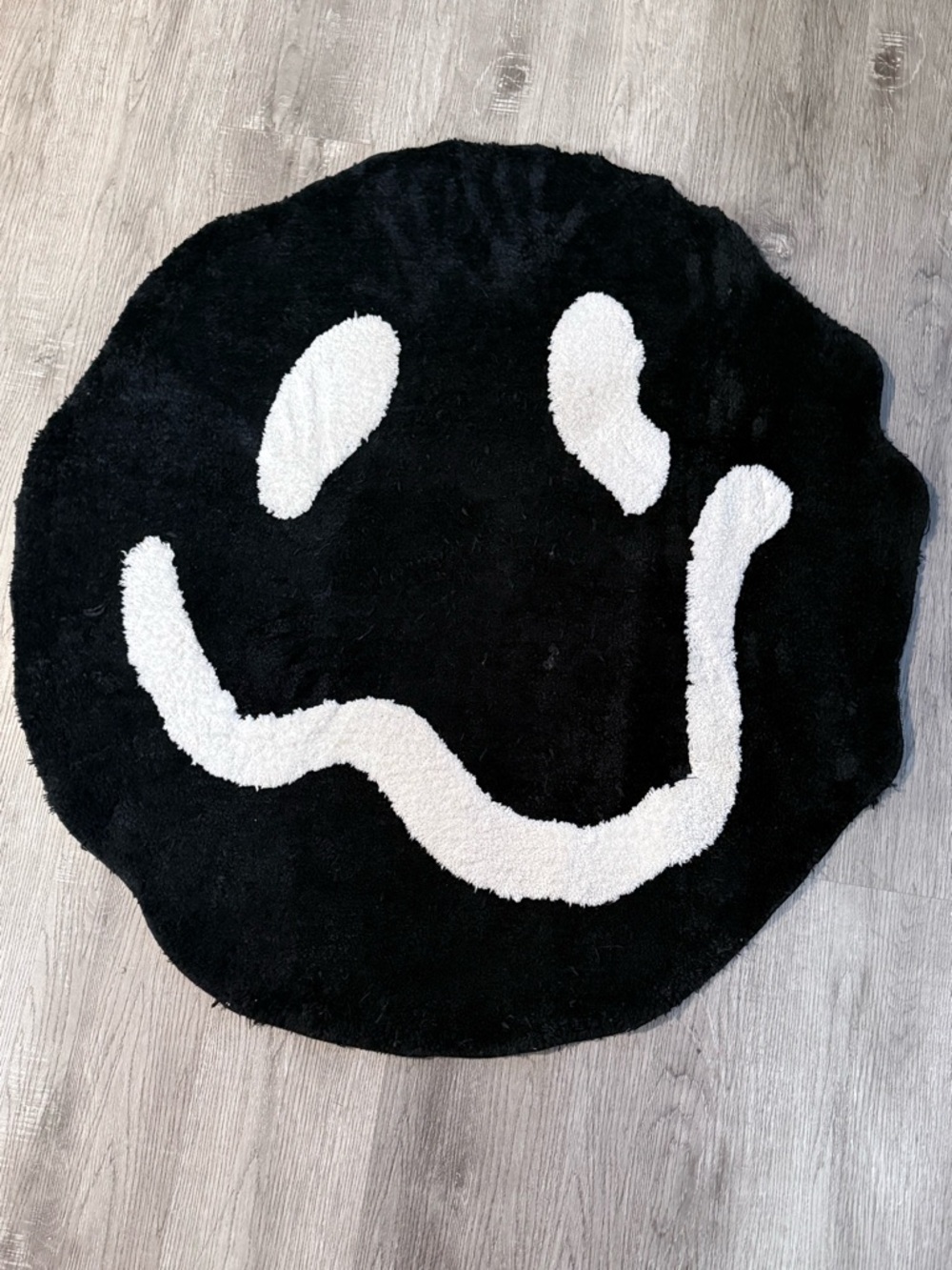 Black & White Smiley Face Round Rug